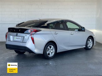 2018 Toyota PRIUS - Thumbnail
