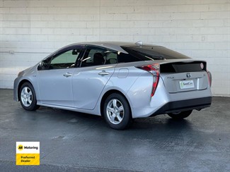 2018 Toyota PRIUS - Thumbnail
