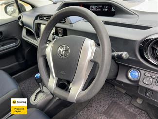 2015 Toyota AQUA - Thumbnail