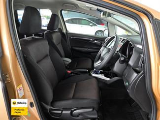 2014 Honda FIT - Thumbnail