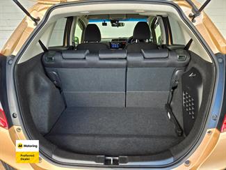 2014 Honda FIT - Thumbnail