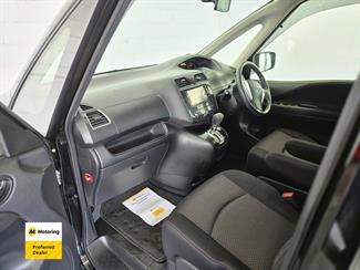 2013 Nissan Serena - Thumbnail