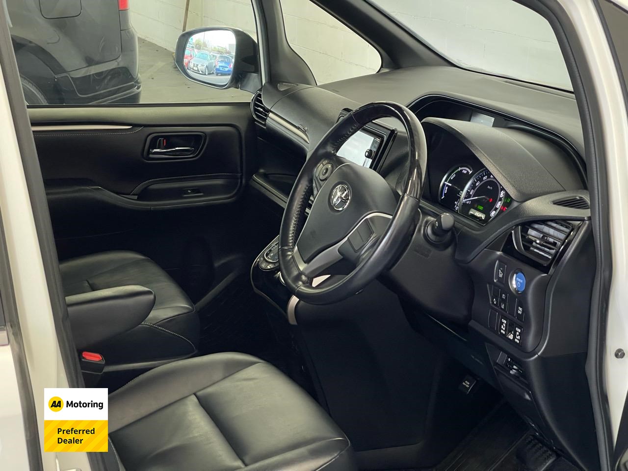 2016 Toyota ESQUIRE