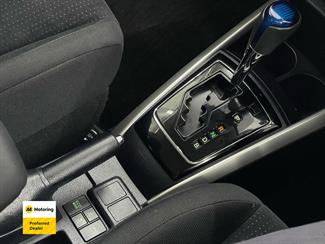 2016 Toyota COROLLA - Thumbnail