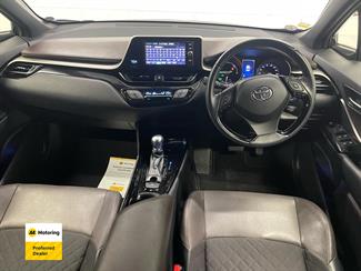 2017 Toyota C-HR - Thumbnail