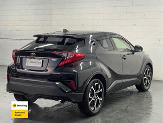 2017 Toyota C-HR - Thumbnail