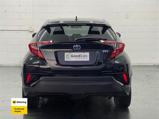 2017 Toyota C-HR - Thumbnail