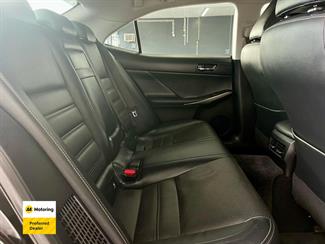 2013 Lexus Is300h - Thumbnail