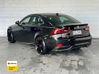 2013 Lexus Is300h - Thumbnail