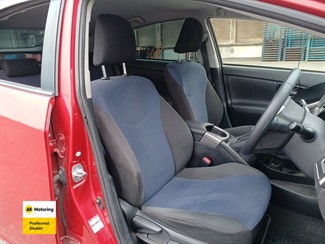 2014 Toyota PRIUS - Thumbnail