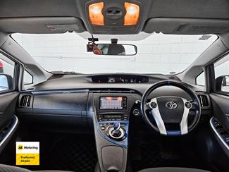 2010 Toyota PRIUS - Thumbnail