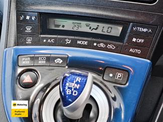 2010 Toyota PRIUS - Thumbnail