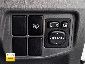 2010 Toyota PRIUS - Thumbnail