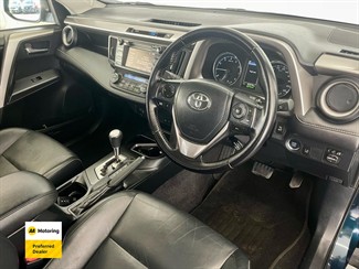 2016 Toyota RAV4 - Thumbnail