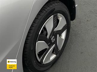 2015 Honda FIT - Thumbnail