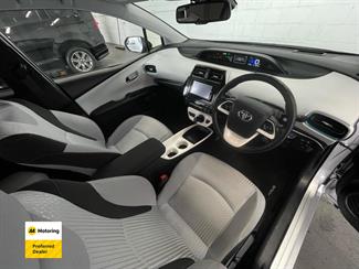 2016 Toyota PRIUS - Thumbnail