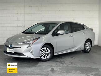 2016 Toyota PRIUS - Thumbnail