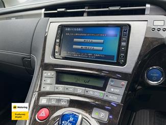 2014 Toyota PRIUS - Thumbnail