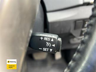 2014 Toyota PRIUS - Thumbnail