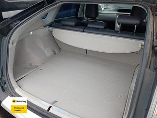 2014 Toyota PRIUS - Thumbnail