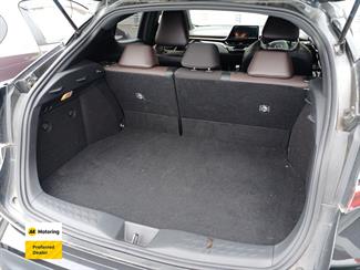 2017 Toyota C-HR - Thumbnail