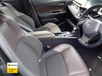 2017 Toyota C-HR - Thumbnail