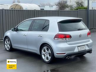 2011 Volkswagen GOLF - Thumbnail