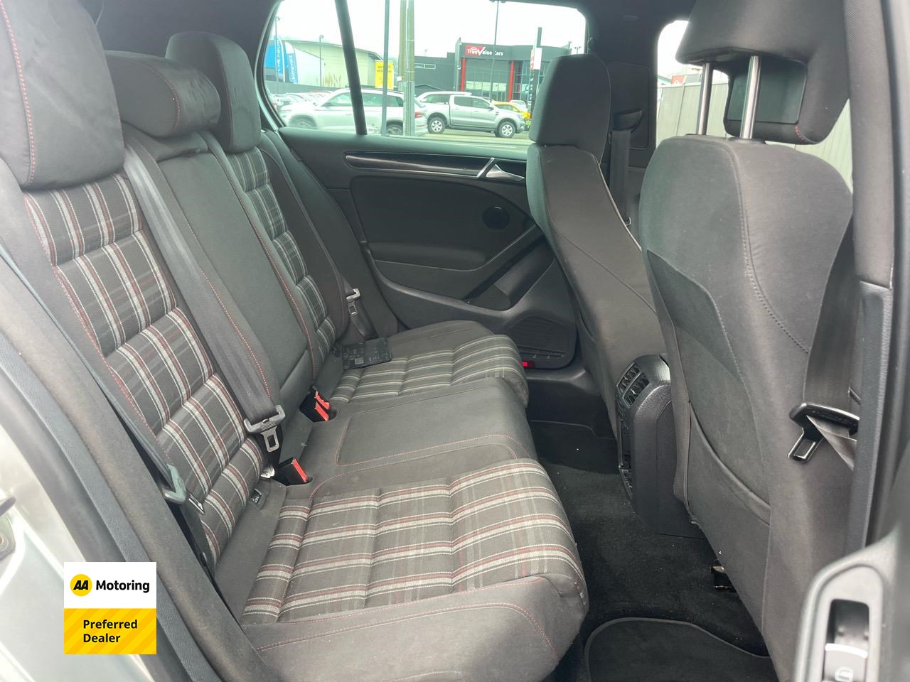 2011 Volkswagen GOLF
