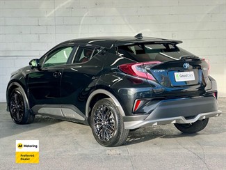 2018 Toyota C-HR - Thumbnail