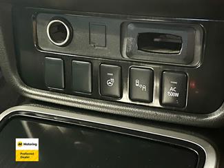 2017 Mitsubishi OUTLANDER - Thumbnail