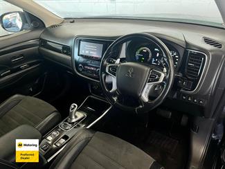 2017 Mitsubishi OUTLANDER - Thumbnail