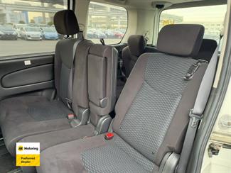 2015 Nissan Serena - Thumbnail
