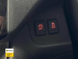 2015 Nissan Serena - Thumbnail
