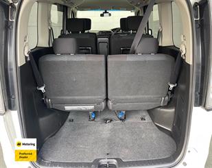2015 Nissan Serena - Thumbnail