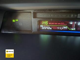 2014 Toyota PRIUS - Thumbnail