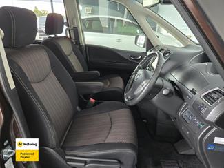 2015 Nissan Serena - Thumbnail