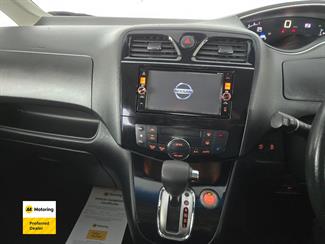 2015 Nissan Serena - Thumbnail