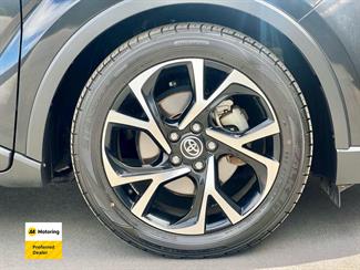 2018 Toyota C-HR - Thumbnail