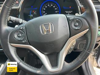 2015 Honda Shuttle - Thumbnail