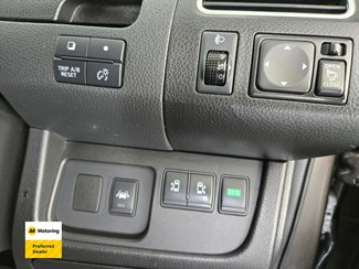 2014 Nissan Serena - Thumbnail