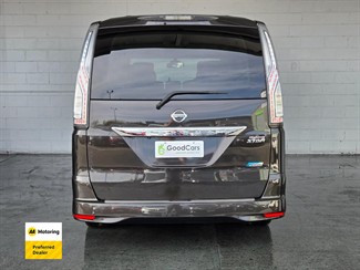 2014 Nissan Serena - Thumbnail