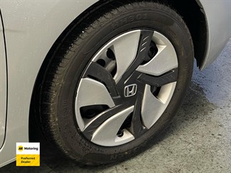 2015 Honda FIT - Thumbnail