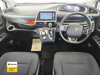 2015 Toyota Sienta - Thumbnail