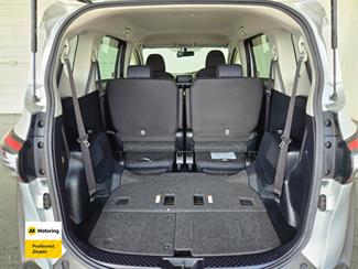 2015 Toyota Sienta - Thumbnail