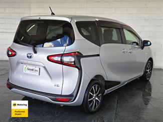 2015 Toyota Sienta - Thumbnail
