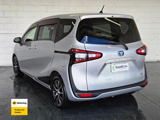 2015 Toyota Sienta - Thumbnail