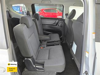 2015 Toyota Sienta - Thumbnail