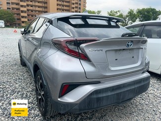 2017 Toyota C-HR - Thumbnail