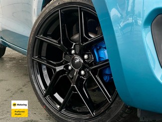 2017 Suzuki Swift - Thumbnail