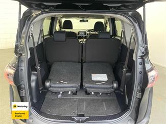 2016 Toyota Sienta - Thumbnail
